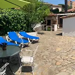 Casa Con Piscina En La Costa Brava
