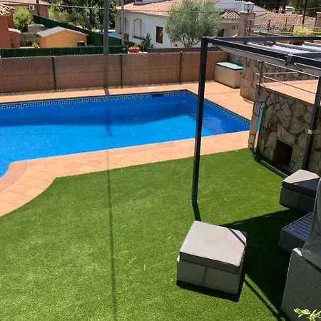 Casa Con Piscina En La Costa Brava